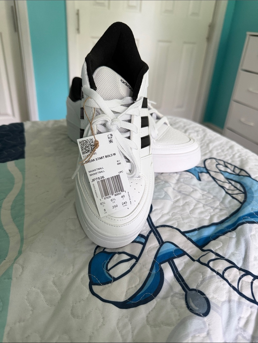 adidas White and Black womens Low Top Sneakers new with tags